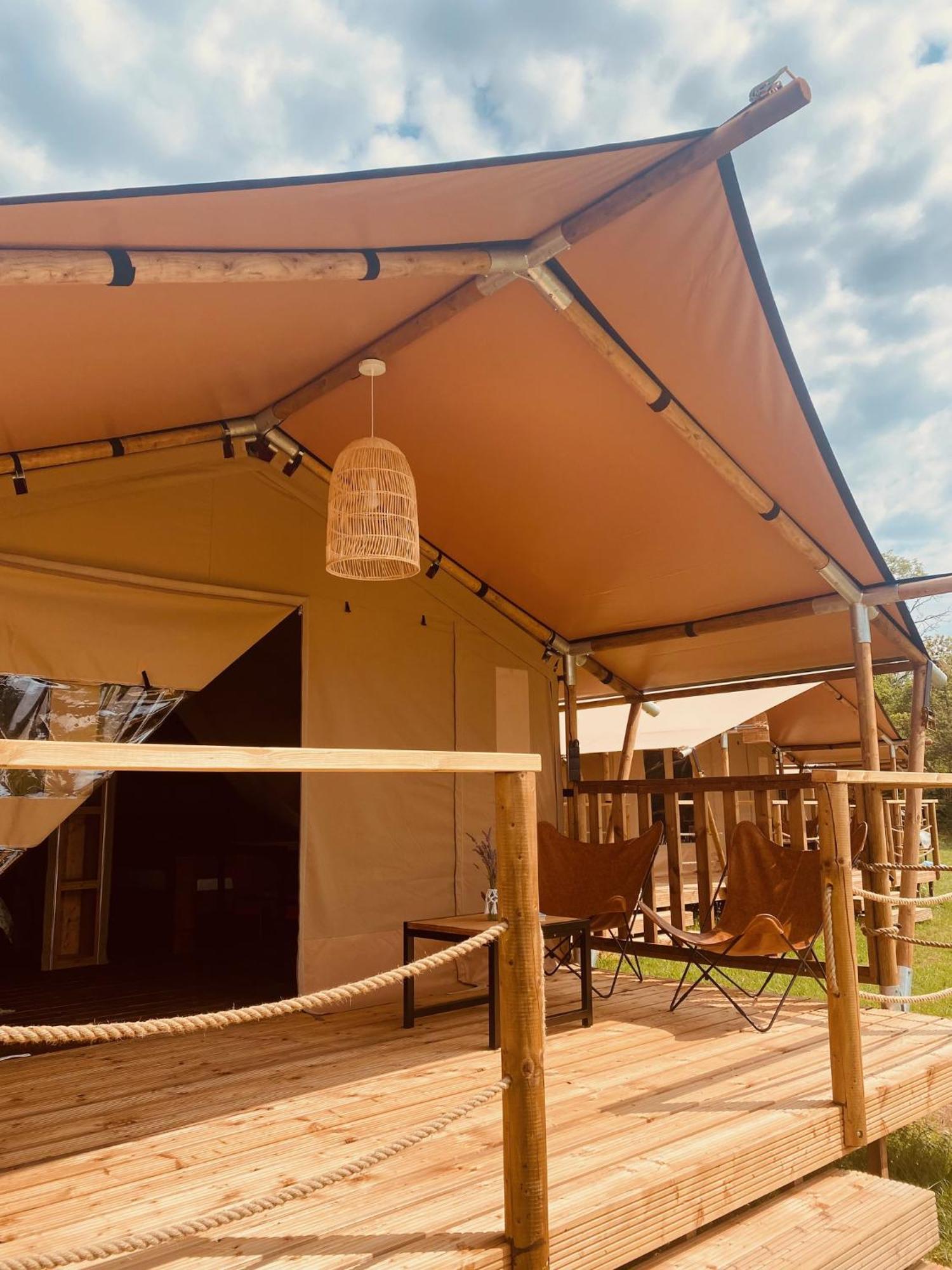 Greenvalleyglamping Hotel Sesce Pri Preboldu Exterior photo